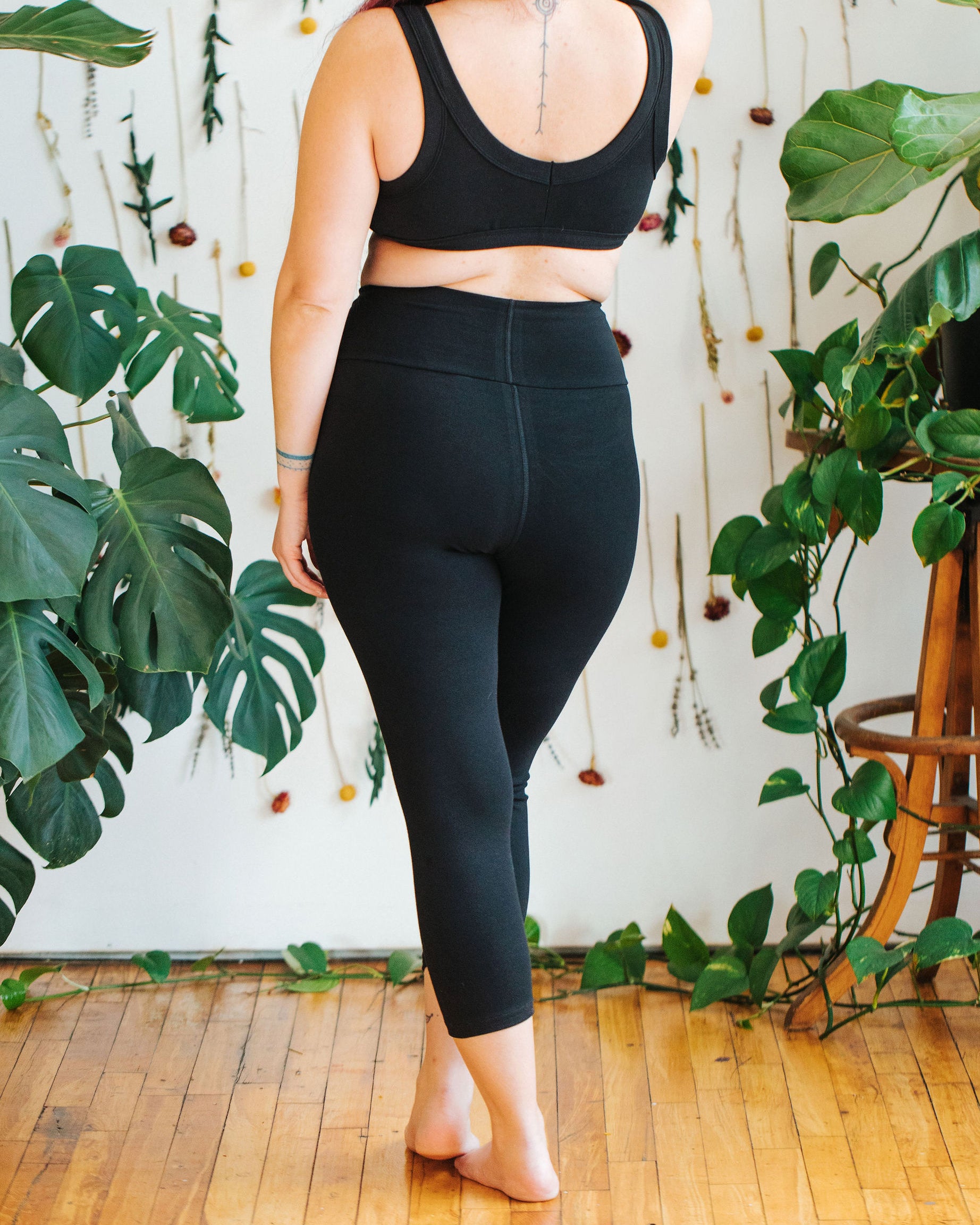 High Rise 3/4 Length Leggings Plain Black Med