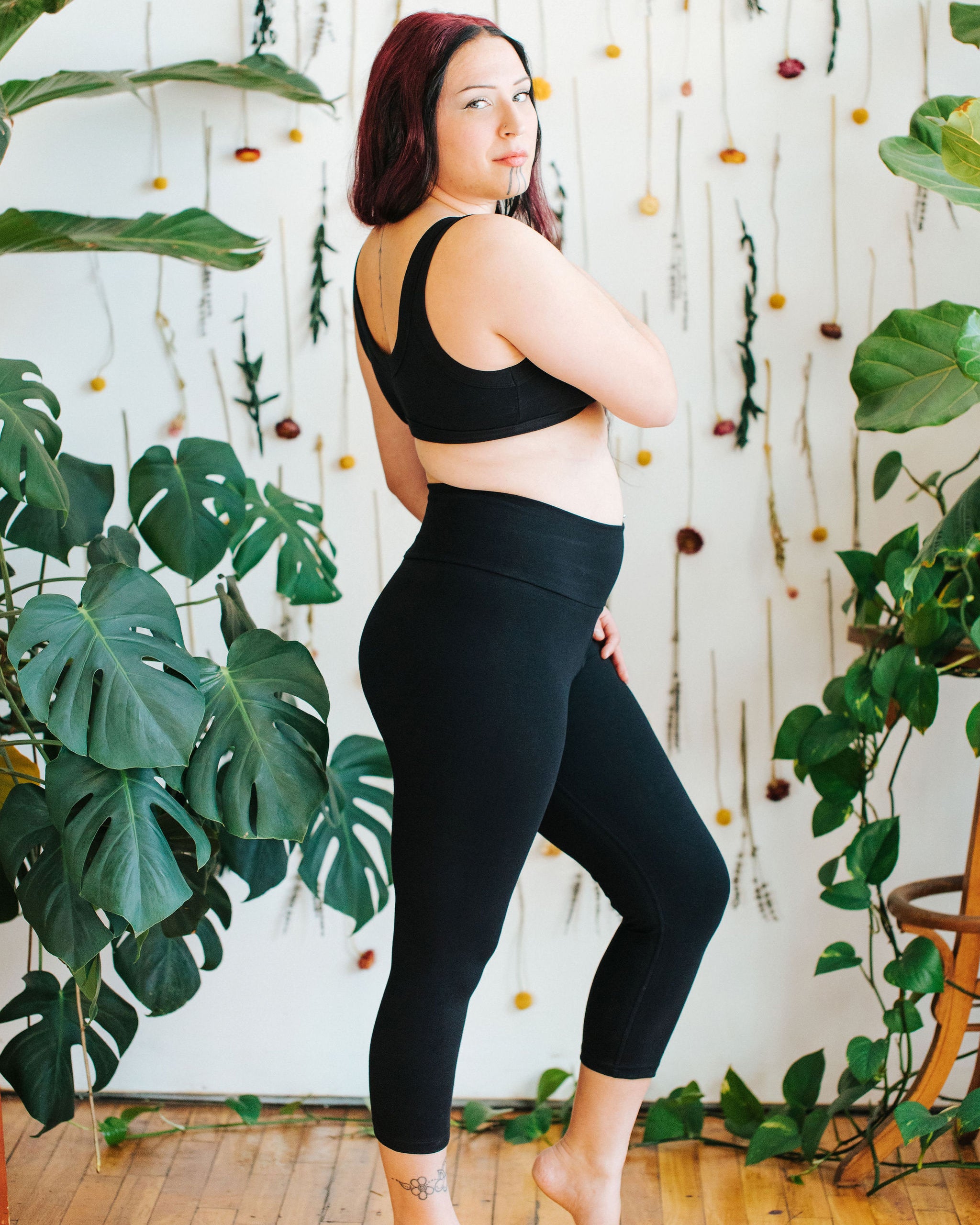 Close up image of Thunderpants 3/4 Length Leggings in Plain Black.